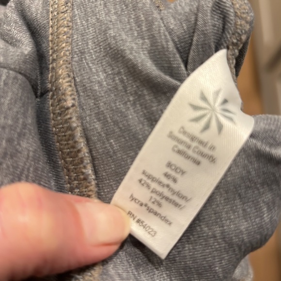 Athleta Crop Leggings Side Panel Netting Small - Picture 4 of 7